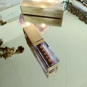 Dilla Shimmer and glow liquid eyeshadow in Vivid g